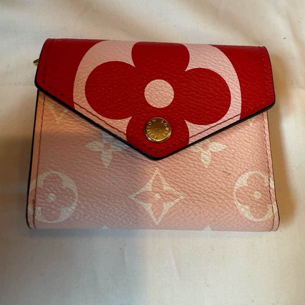 Louis Vuitton Victorine Wallet – Monogram Giant Reverse (Pink/Red)